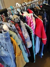 Job Lot Women Mens Kids Clothes For Reseller 10kg Grade Cream And A