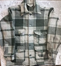 WOOLRICH Vintage 70's Green Plaid MultiPocket Wool Mackinaw Jacket *Measurements