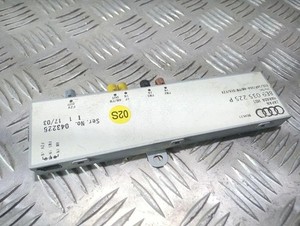 AUDI A4 Avant 8D5, B5 Antennenverstärker  8E9035225P 2.50 Diesel 2003 31302399