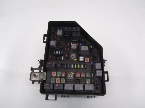 12 CHEVY TRAVERSE 3.6L Engine Fuse Box w/o tow package 20972850