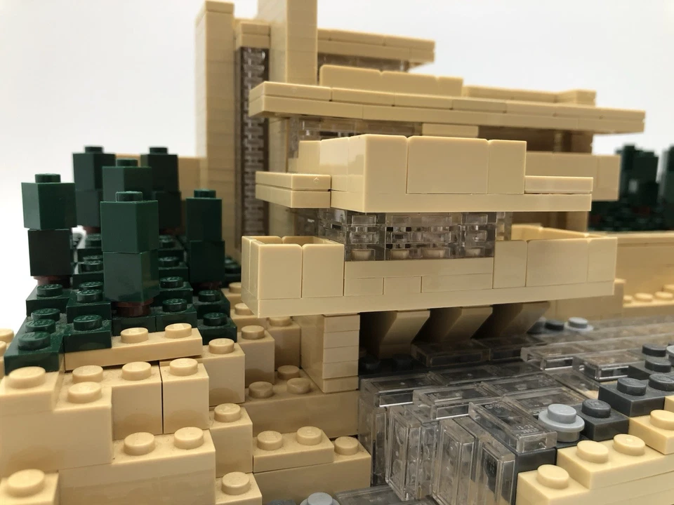 LEGO ARCHITECTURE - FALLINGWATER 21005 COMPLETE WITH MANUAL - Image 3 of 4