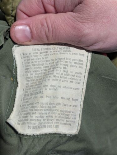USGI M65 Fishtail Parka Extreme Cold Weather Medium Liner 8415-00-782-3218 - Picture 4 of 13
