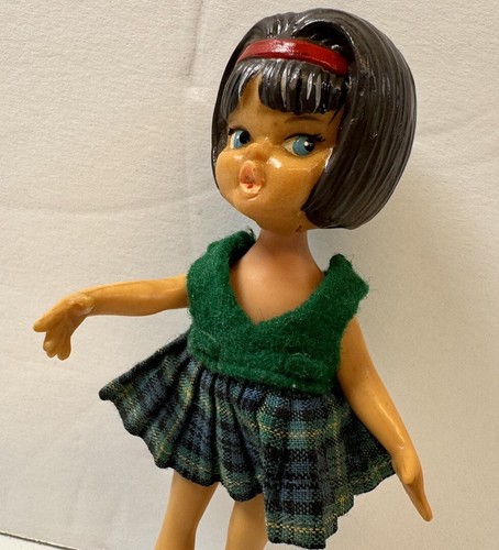 Vintage Dolly Darlings Susie School Days Molded Hair -1960s - Picture 2 of 11