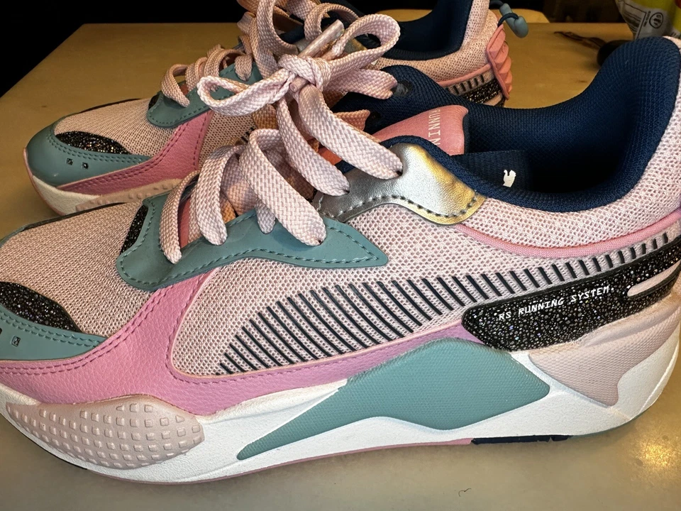 Puma RS-X Zapatos para Correr Niñas Jóvenes EE. UU. Talla 6.5C K-Pop Rosa Pastel Azul Foto 2 de 4