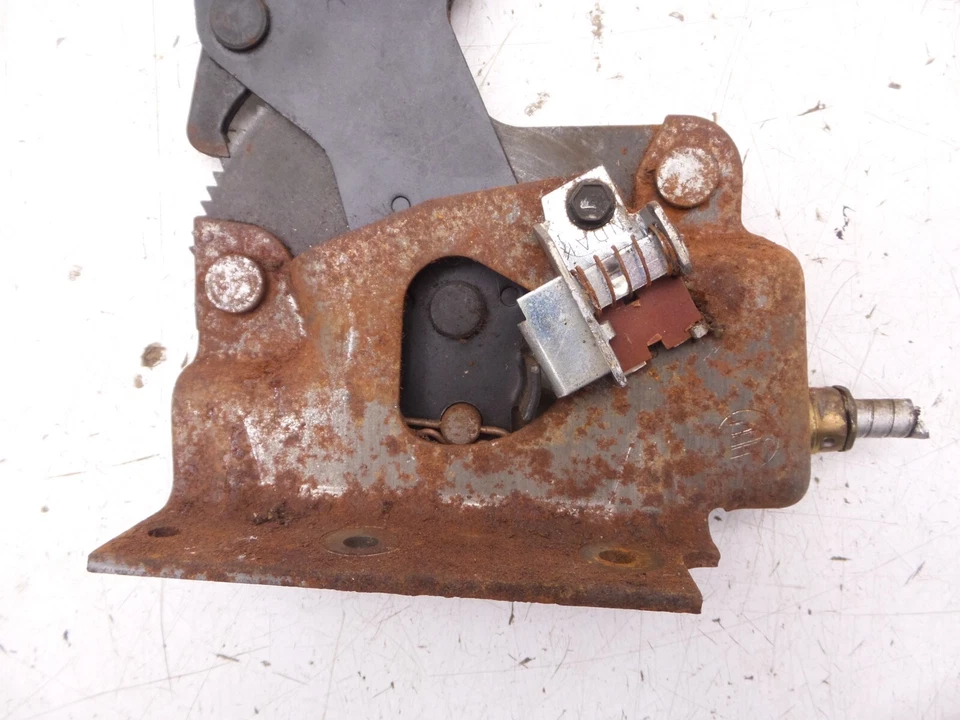 Palanca de freno eléctrica de estacionamiento de emergencia Camaro Firebird 82-89 con manija de tracción de botón GM Foto 2 de 4