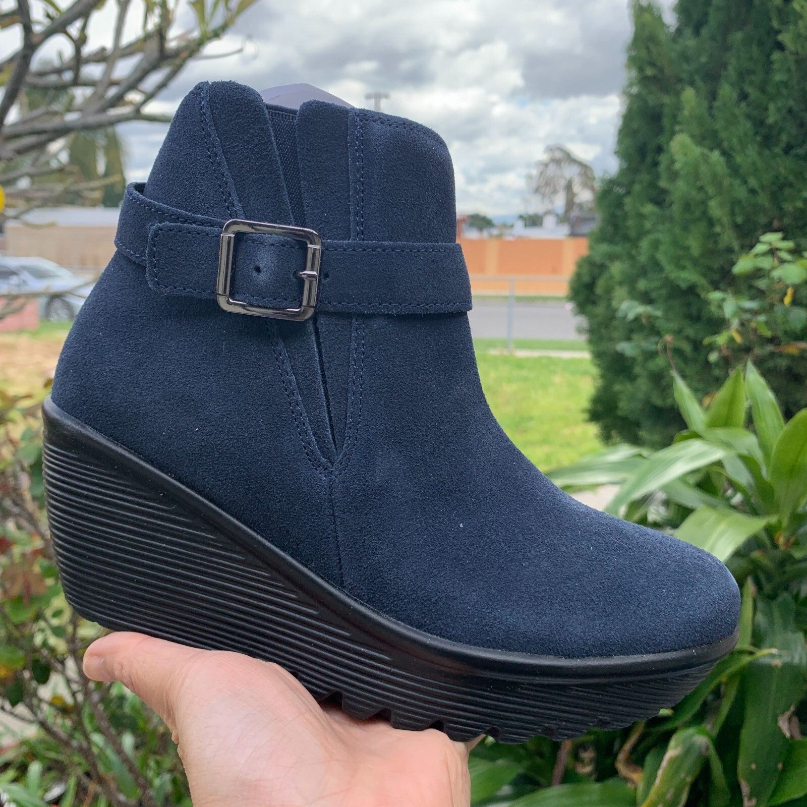 skechers boots wedge