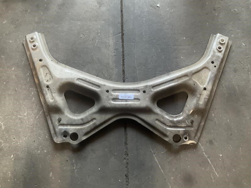 14-17 Maserati Ghibli SQ4 3.0L AT AWD Front Subframe Cradle Crossmember Mount Q
