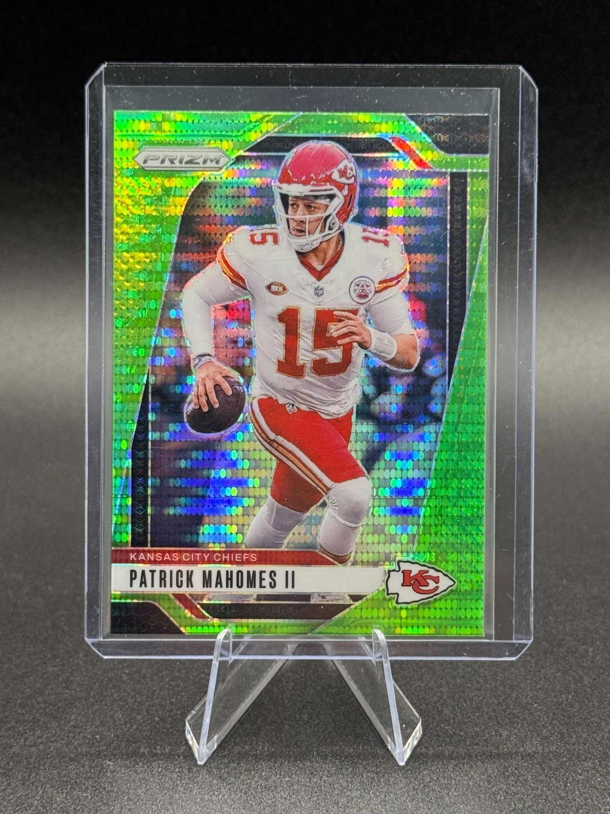 2024 Panini Prizm - Patrick Mahomes II #138 Neon Green Pulsar Prizm