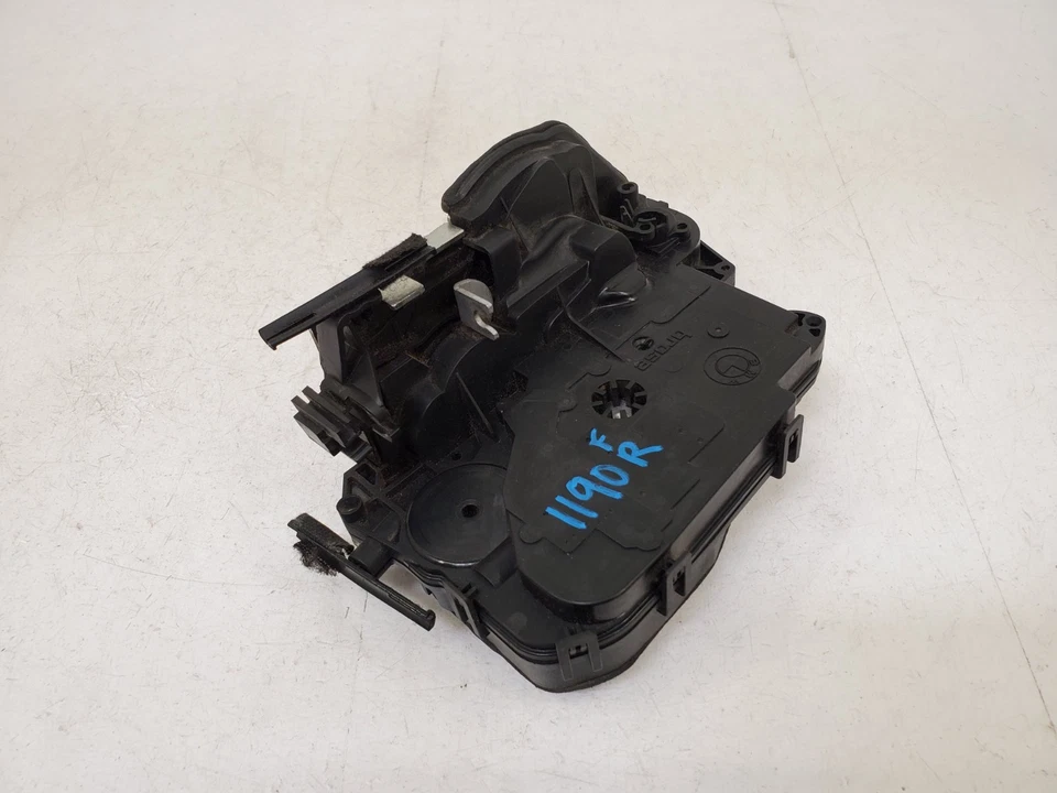 ✅ Actuador de cierre de cerradura de puerta delantera derecha BMW E82 E88 E90 E92 E93 135 335 328 M3 Foto 2 de 4