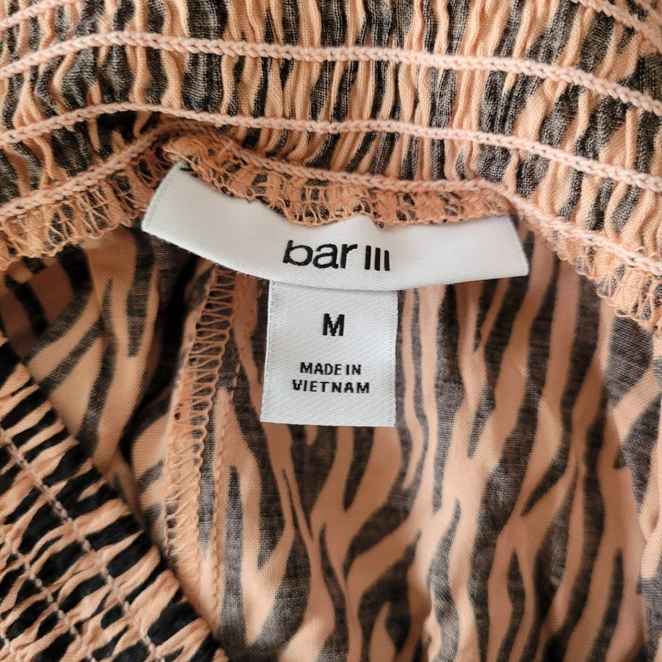 Pantalones para mujer Bar III con estampado de animales de pierna ancha medianos Foto 3 de 4