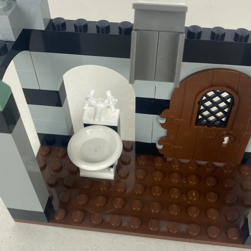 LEGO Harry Potter: Troll on the Loose (4712) 100% Complete No Manual Free Post - Image 4 of 4