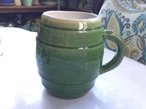 VINTAGE ANTIQUE MCCOY GREEN POTTERY BEER BARREL MUG CUP