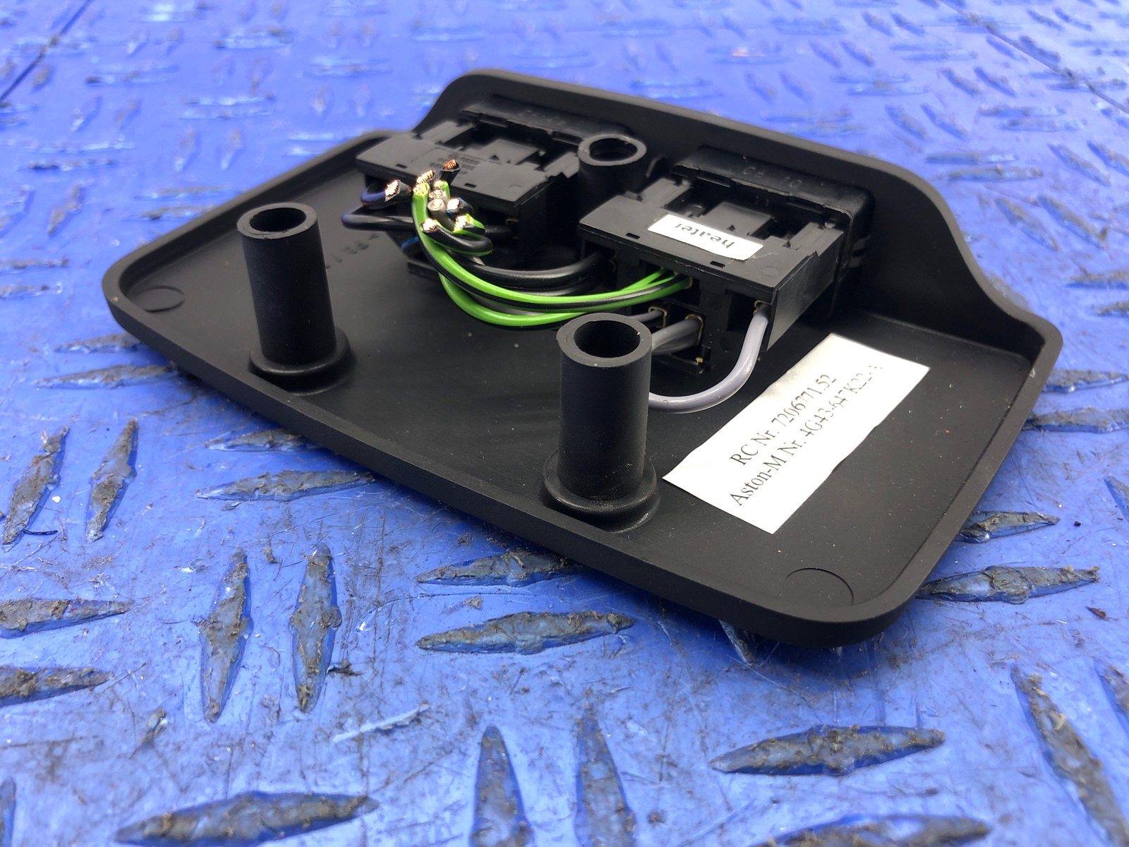 2006-2018 ASTON MARTIN VANTAGE V8 RIGHT SEAT LUMBAR SWITCH PANEL 4G43-647K22