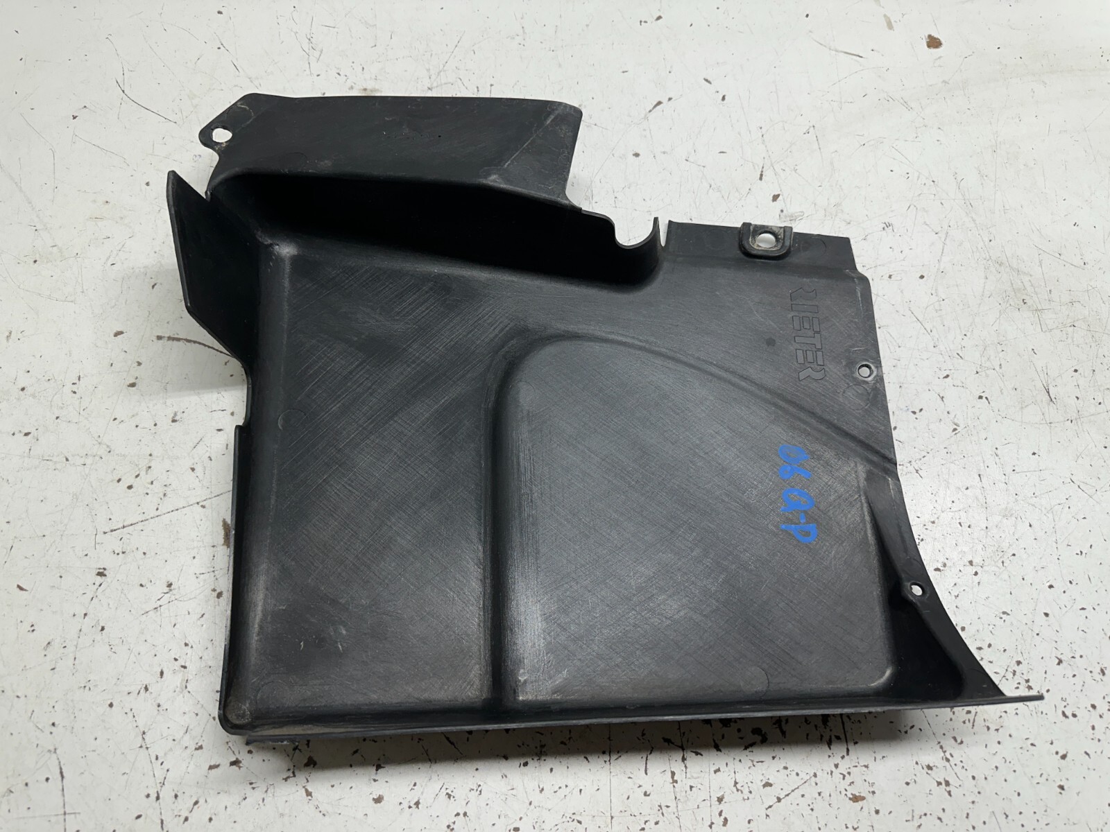 P31001 2003-2008 Maserati Quattroporte M139 Under Hood Engine Cover Panel LH OEM