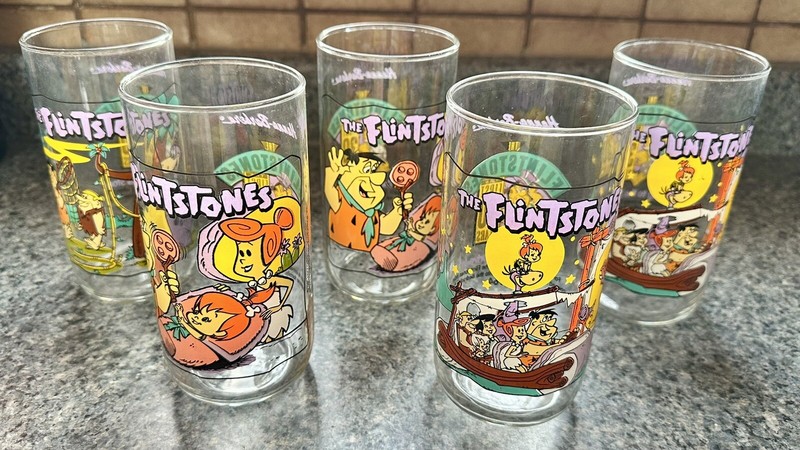 Vintage 1991 Hardees The Flintstones Glasses The First 30 Years 5 Glasses. NEW!
