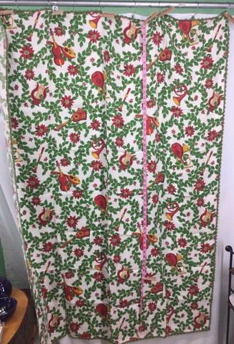 Vintage Christmas Tableclothes 6 Napkins Musical Instruments Holly Poinsettias - Picture 8 of 12