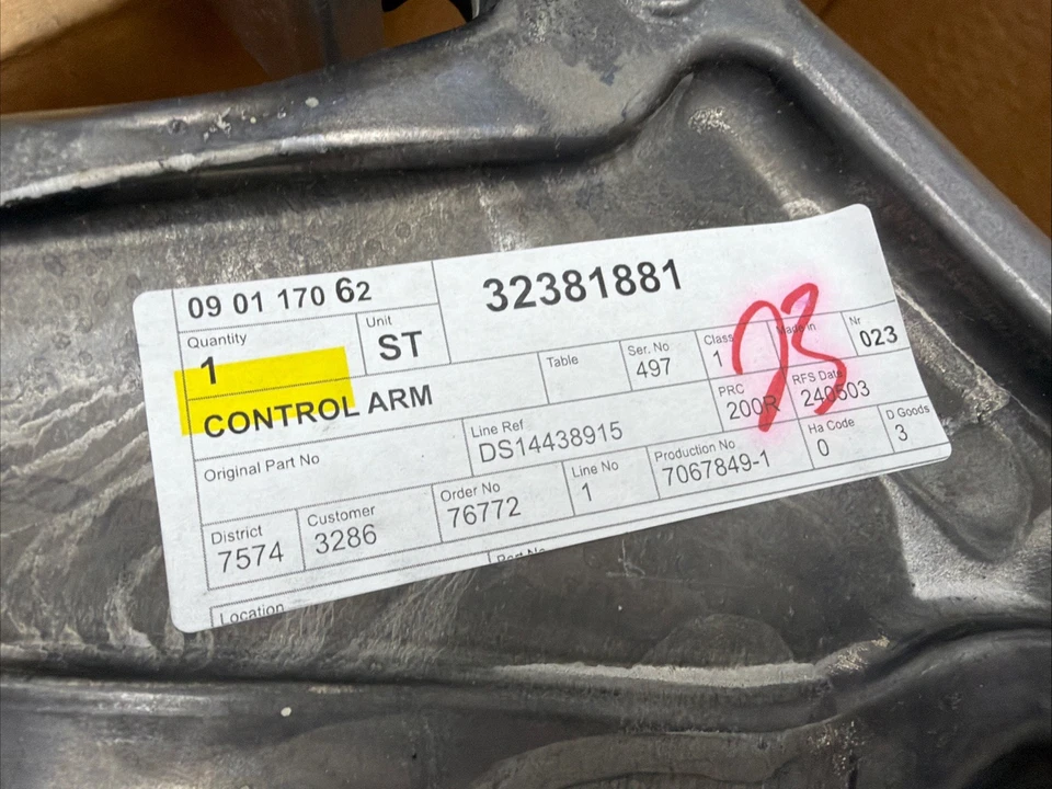 Genuine Volvo Lower Control Arm, Right Lower - 32381881 - Image 3 of 4
