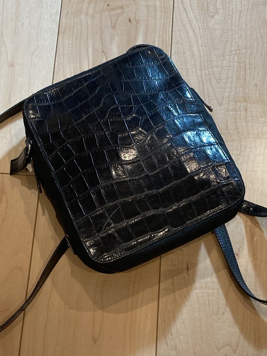 Good condition PRADA vintage triangular logo plat… - image 3