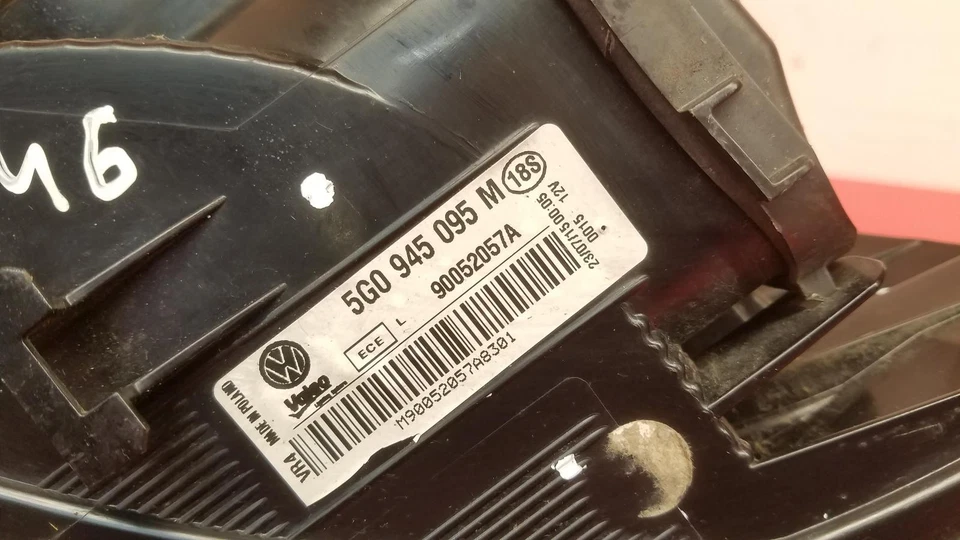 LUZ TRASERA VOLKSWAGEN GOLF LADO DEL PASAJERO LADO CERCANO LH 2015 5 PUERTAS HATCHABACK Foto 2 de 4