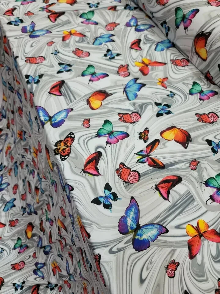 "Tela con estampado de mariposas, insectos y polillas - Obra de arte de flor de cuchara por yarda" Foto 4 de 4
