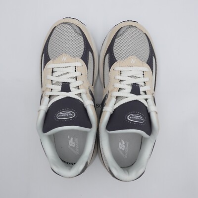 New Balance 2002R Sneakers GC2002FA Sandstone/Magnet Size 4Y Youth