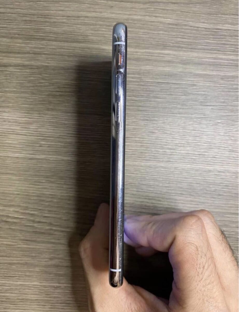 Apple iPhone X - 256GB - Silver (Factory Unlocked) - Good Apple iPhone X - 256GB - Silver (Factory Unlocked) - Good