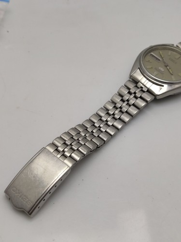 Vintage Seiko 5 Japan 7009 Automatic 17J Movement Day/Date Men's Wrist Watch - Picture 7 of 15