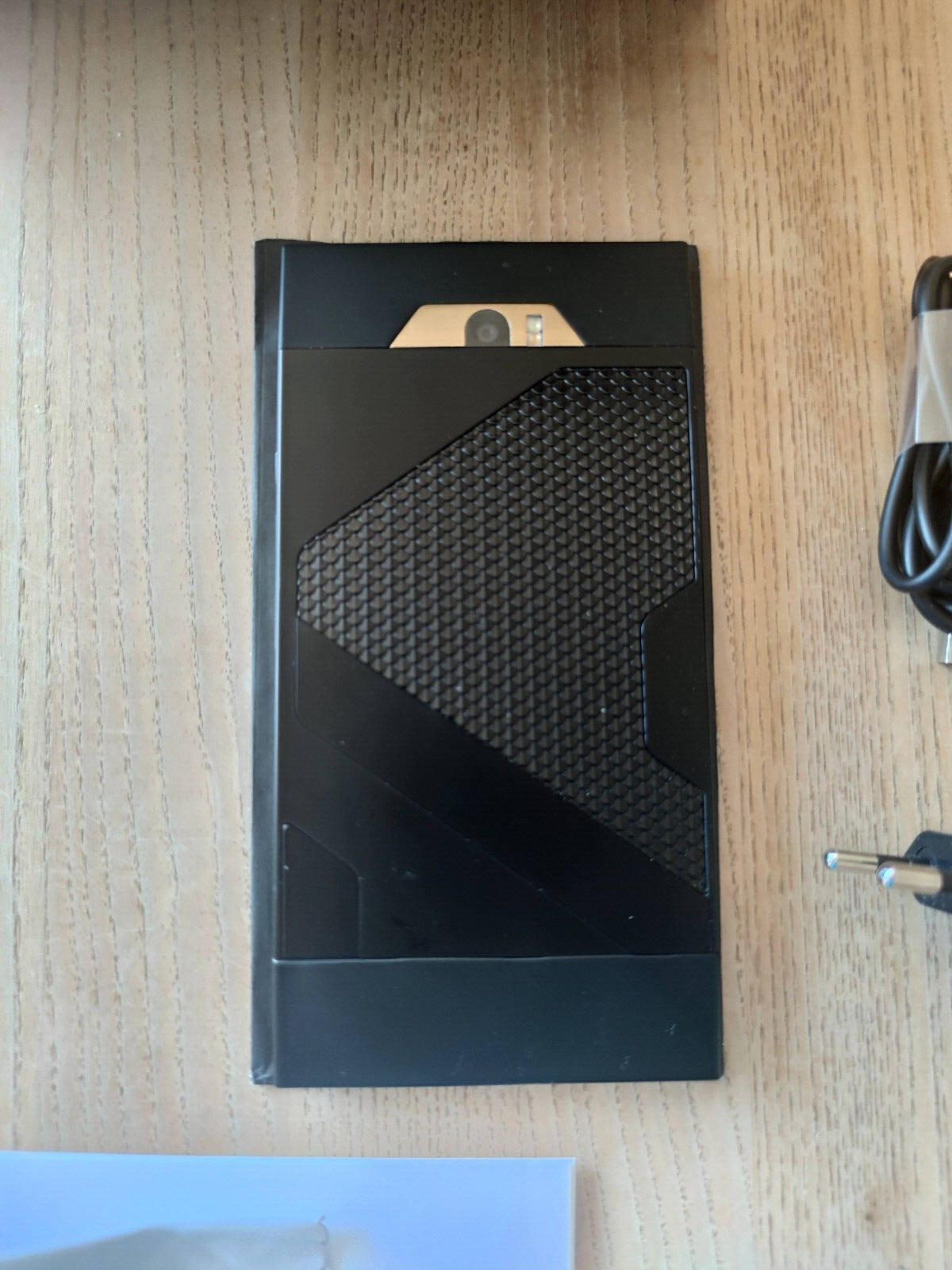 Turing Phone Dark Wyvern (Sailfish OS) - Bild 3 von 11