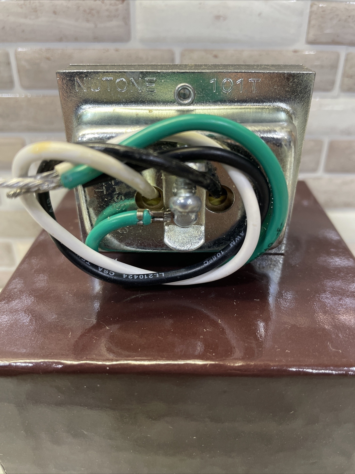 Broan Newtone C905 16 Volt 10Va Door Chime Transformer, E20018 MCT16v