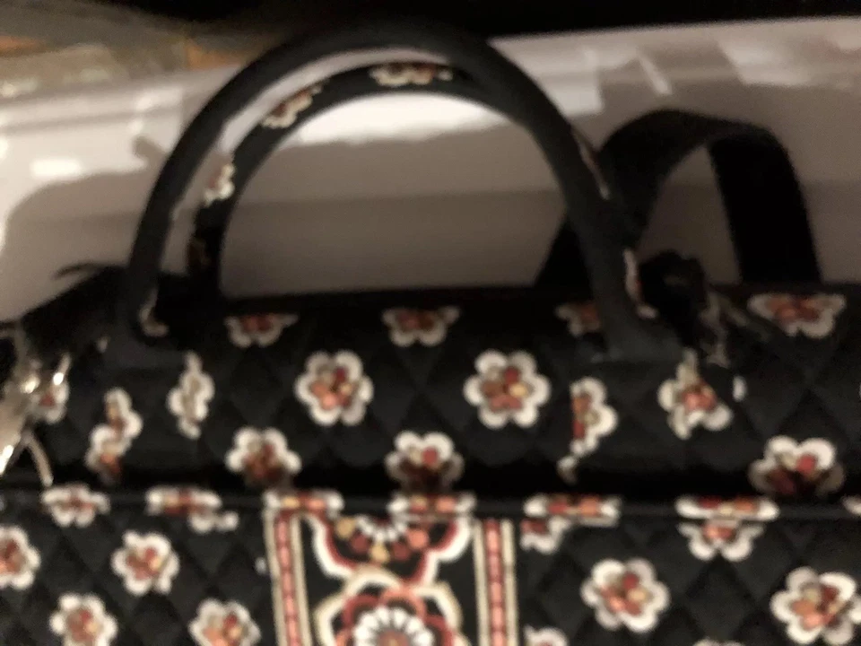 VERA BRADLEY Patrón de Pirueta Negro Computadora Portátil Carcasa Rígida Laptop Estuche Usado en Excelente Condición Foto 2 de 4