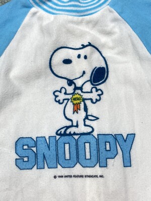 Vintage 1970s snoopy one piece baby jumpsuit peanuts hero cartoon
