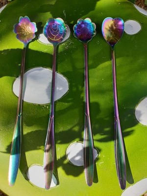 Schönes 4er Set Herz und Blumen Edelstahl Teelöffel 18 cm - Neu