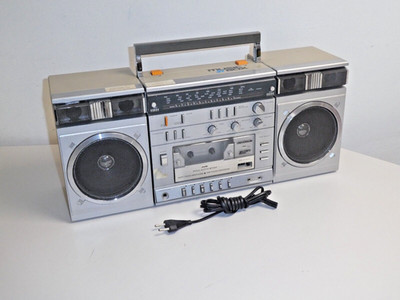 Universum Music Box CTR 4038 portable radio, 2-year warranty