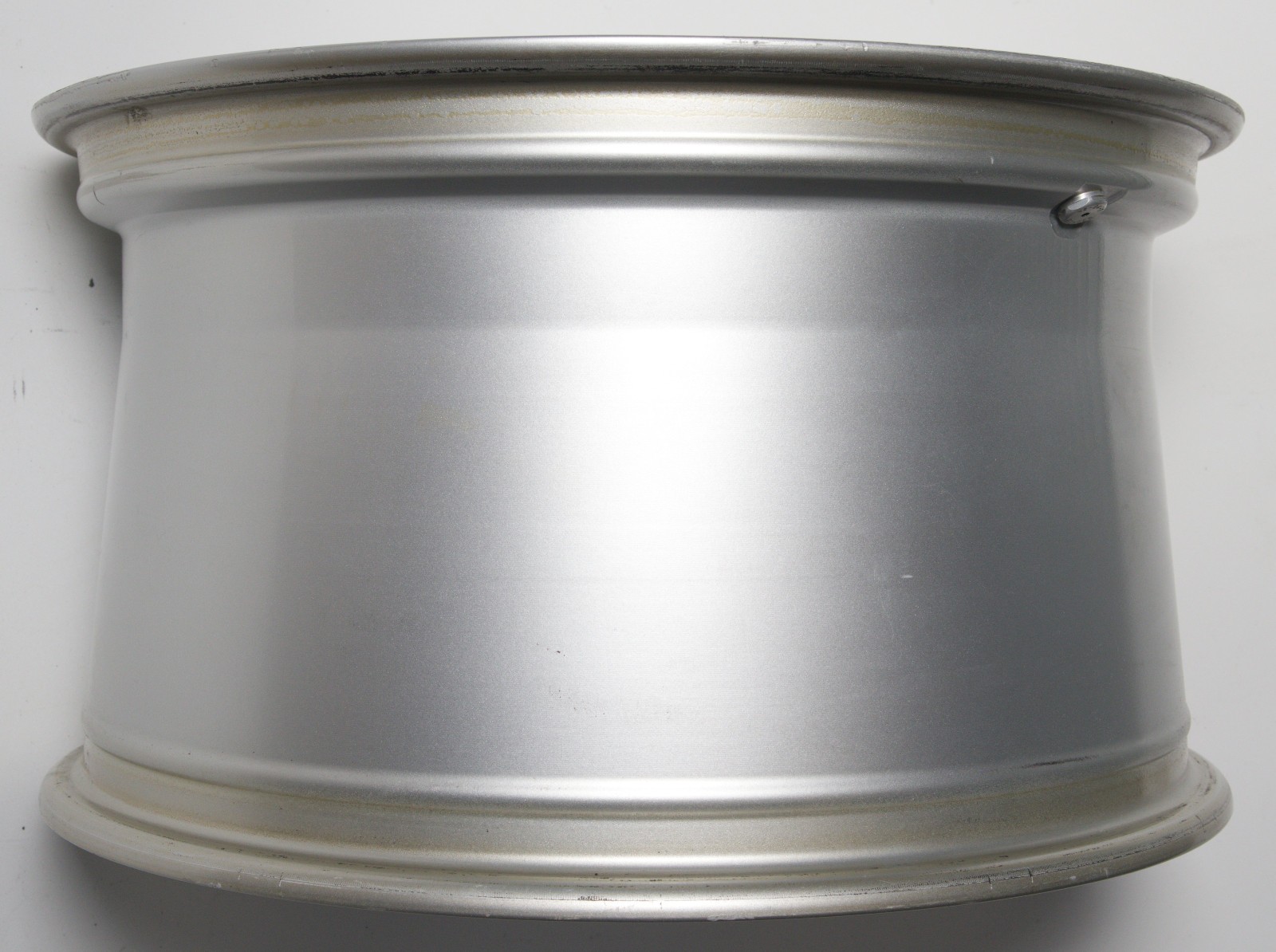 Used genuine OEM 5 spoke 18x10 rear wheel for Ferrari 360 Modena Spider 164175