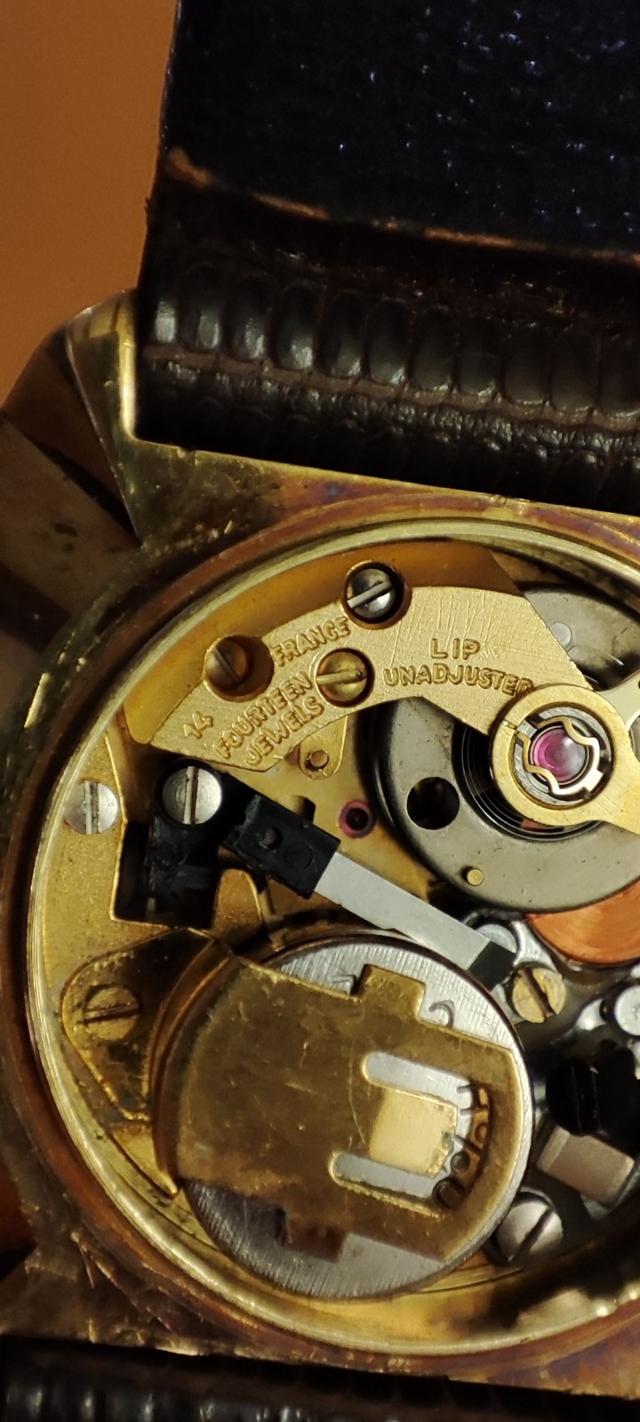 Montre Lip RE50 rare au style rétro chic, montre de prestige neuve à mouvement électromécanique