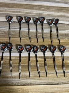 Fat Cat Set of 15 Soft Tip Darts  17 Grams,Plus Tips Free Shipping