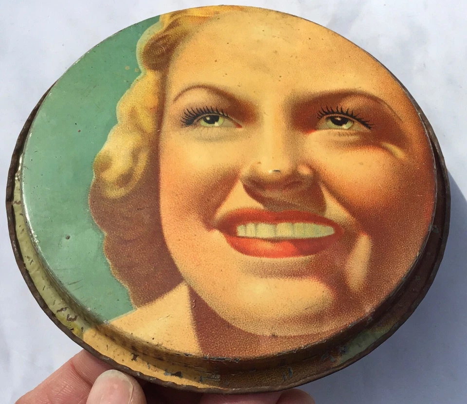 ANCIENNE TÔLE LITHOGRAPHIÉE PIN-UP BLONDE 1950 ENAMEL PLATE PIN-UP - Photo 2/3