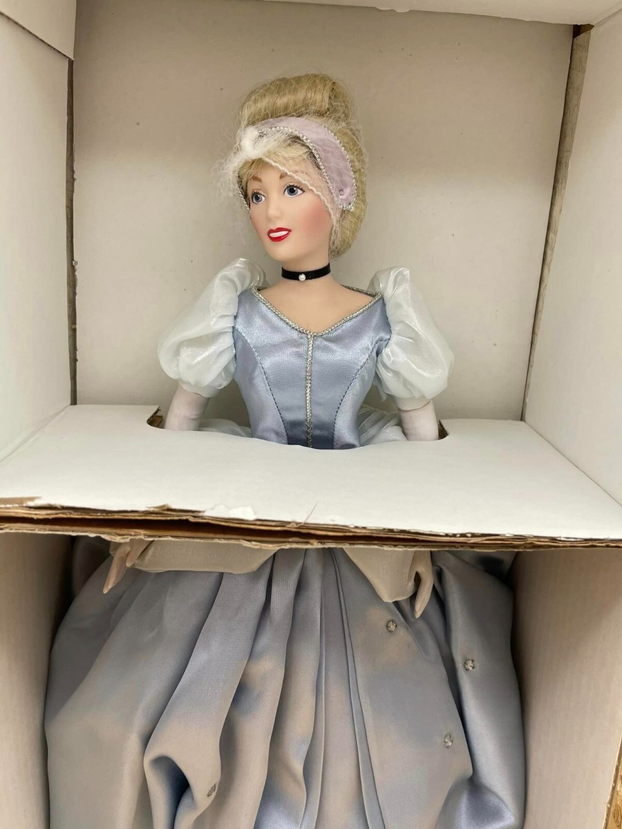Franklin Heirloom Walt Disney Cinderella 15 Inch Porcelain Doll In