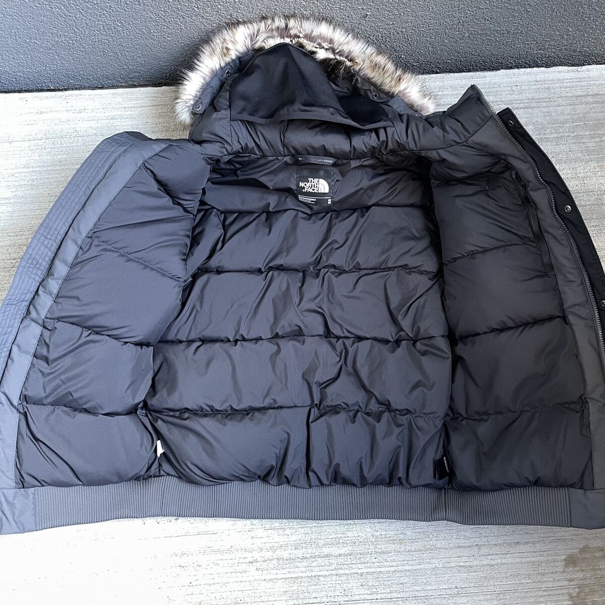 The North Face Gotham III Jacket - Men's Medium - Asphalt The North Face Gotham III Jacket - Men's Medium - Asphalt