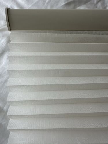 Levolor Light Filtering Cellular Shades Crosshatch Vanilla Bean 22 3/8 x 82 1/2 - Picture 4 of 6