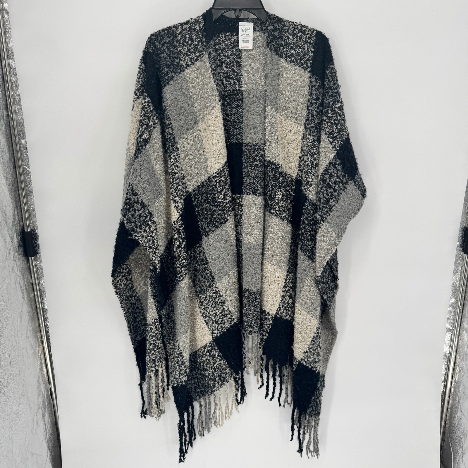 Woolrich Womens Plaid Plaid Poncho Wrap One Size Fringe Black Grey Cream Cozy