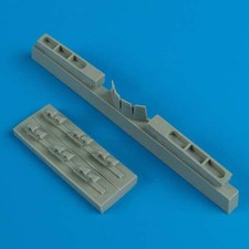 Quickboost (by Aires) 72306 1:72 Curtiss P-40M/P-40N Wahawks exhaust and radiato