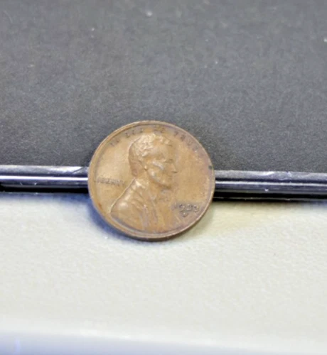 1933 D US Lincoln Cent 1c XF Semi Key