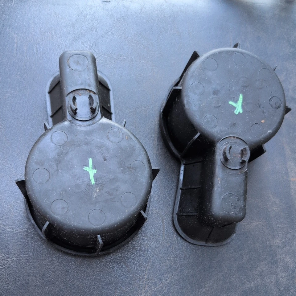 2000-2004 Nissan Xterra Oem Center Console Cup Drink Holder Inserts Both Holders - Image 2 of 3