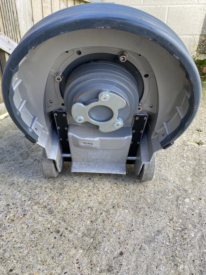 Karcher BDS 33/180 C Rotary Floor Scrubber/Cleaner/Polisher EXCELLENT CONDITION - Image 3 of 4