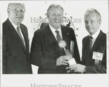 1987 Press Photo Donald Barr, Millard Ripley and Robert McElwaine receive awards