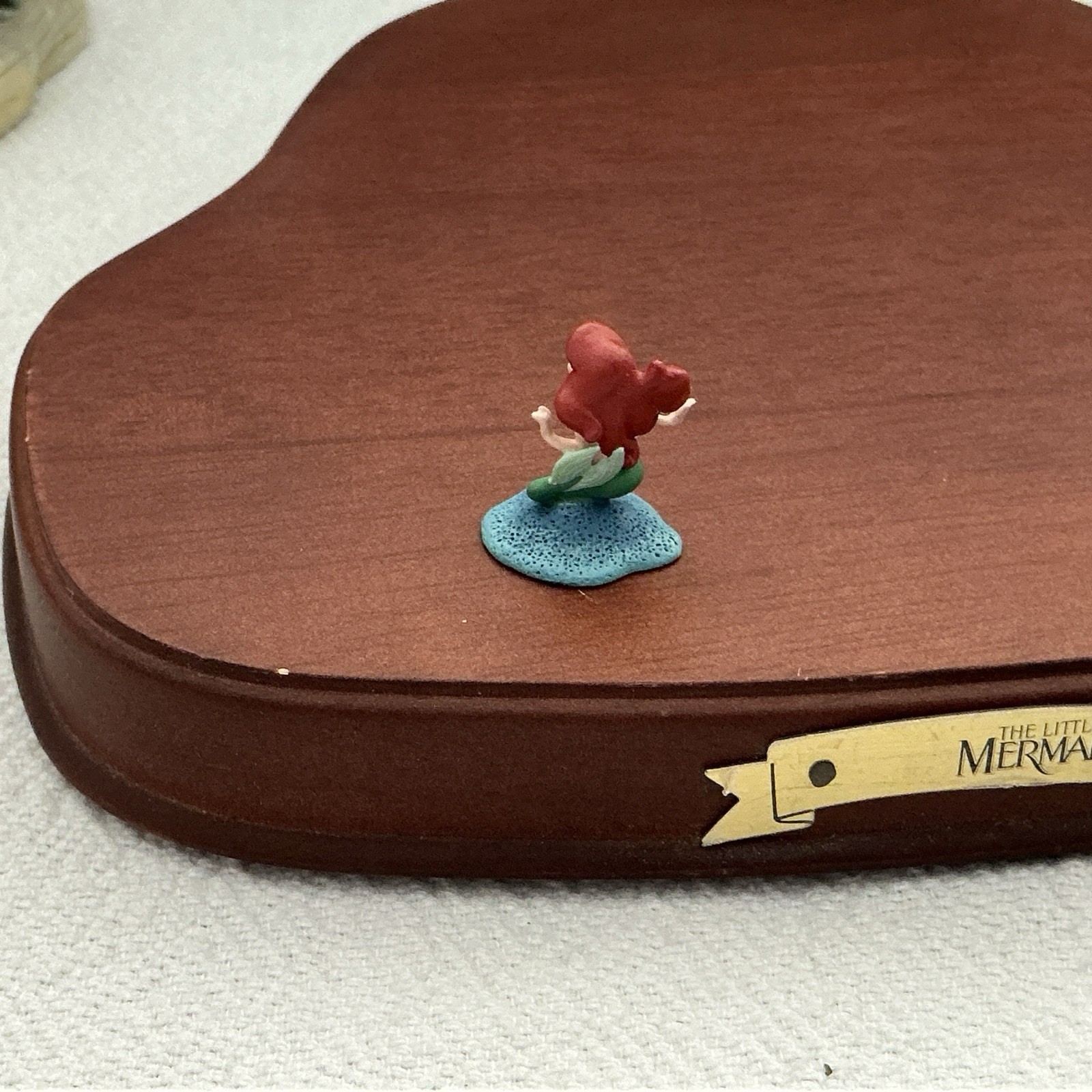 WDCC Enchanted Places The Little Mermaid “Ariel's Secret Grotto” w/Ariel &…-Read