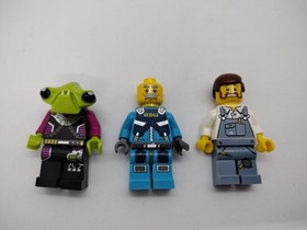 LEGO SPACE 7052 Alien Conquest UFO Abduction set w/ minifigures