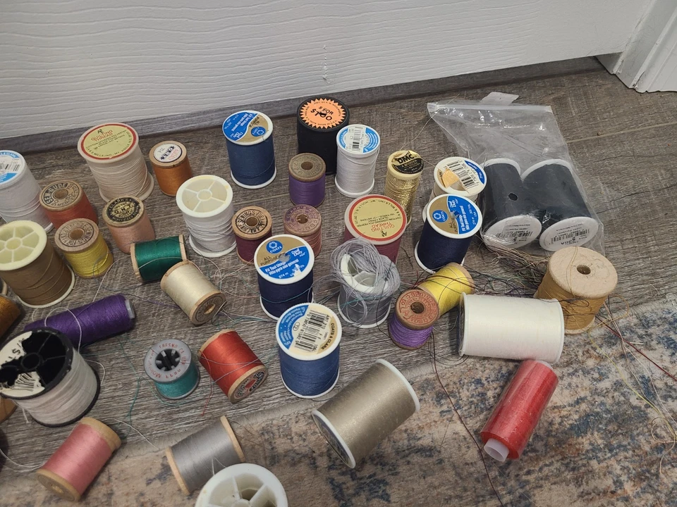 Lot of 1.5lb Spools of Polyester, Cotton  Embroidery Machine Thread, Wood Spools - Image 3 of 4