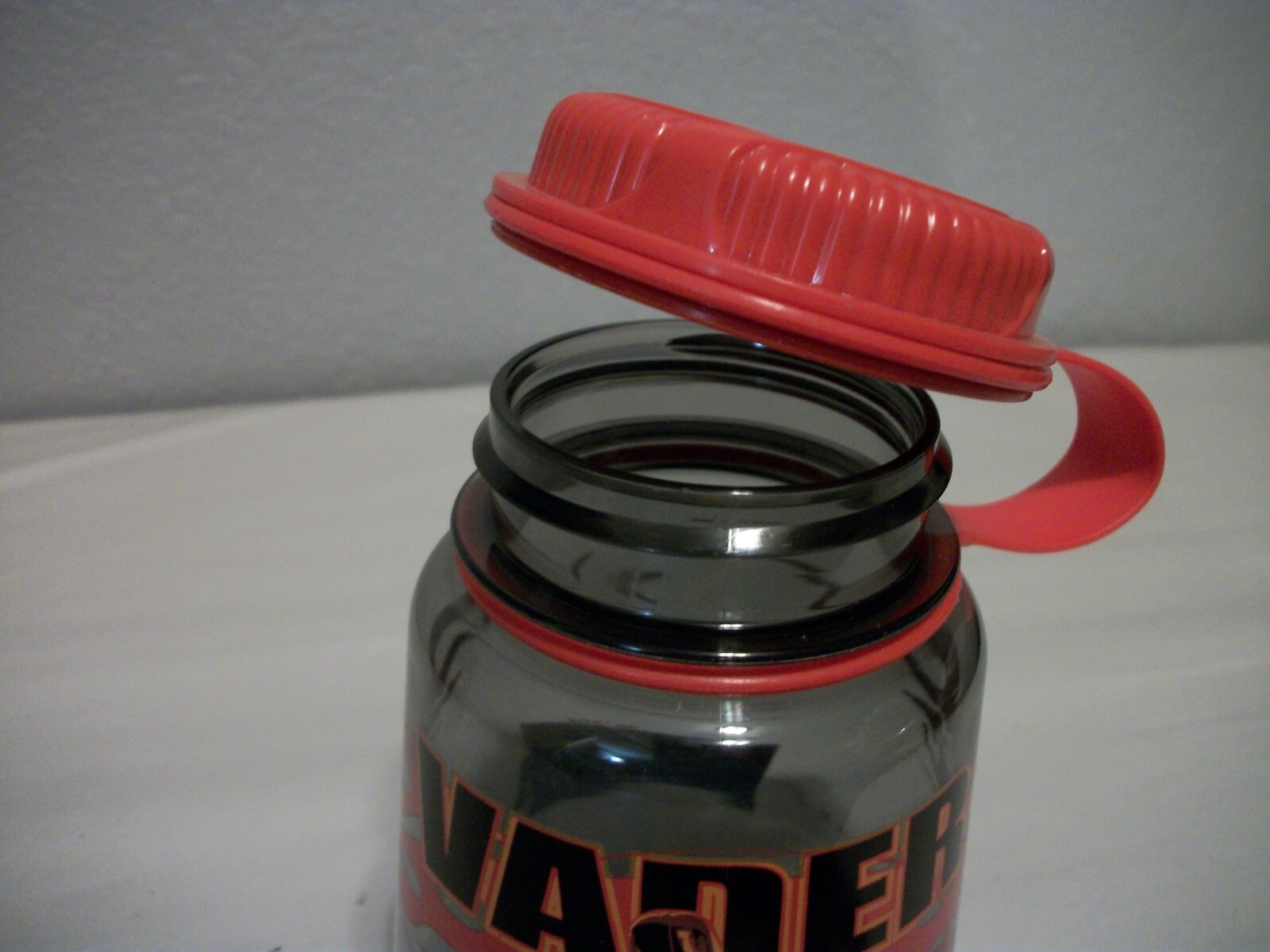 Star Wars Vader Thermos/ Water Bottle W/Red Lid 16oz by Zak Designs, NEW